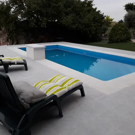 Rural Abuela Andrea Molinilla