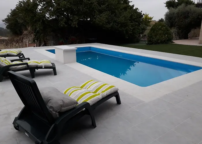 Rural Abuela Andrea Molinilla